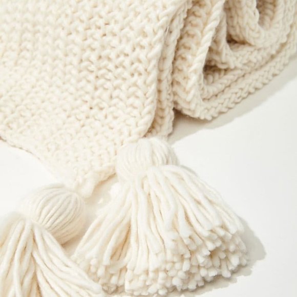 Forever 21 Womens Tassel Accent Oblong Scarf Cream - Picture 2 of 4